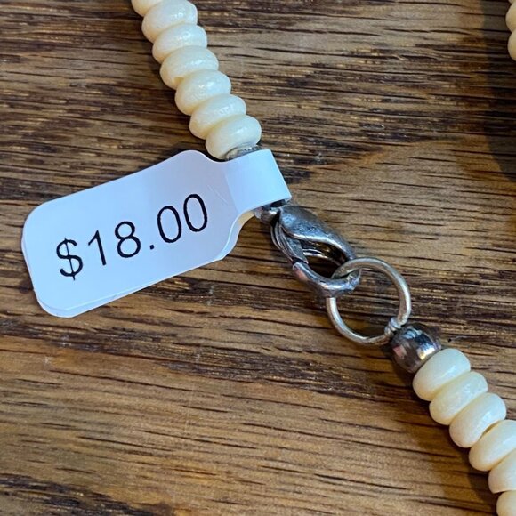 17" Necklace Shell Beads Vintage Jewelry - Picture 4 of 4